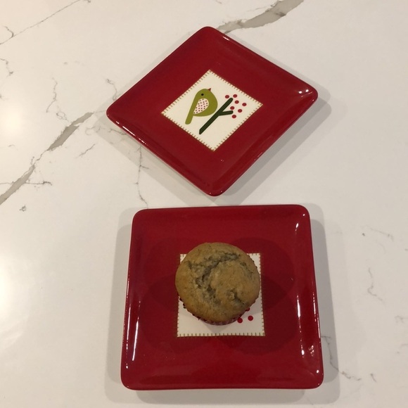 🎄Tag decorative appetizer, dessert, salad, plate, holidays red square  bird EUC - Picture 2 of 6